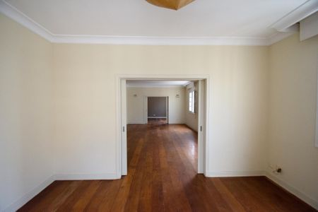 Apartamento à venda com 343m², 4 quartos e 3 vagas Apartamento à venda com 343m², 4 quartos e 3 vagasSala 3