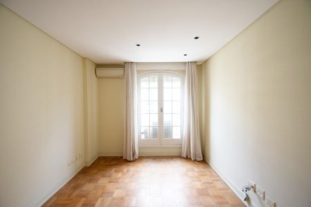 Apartamento à venda com 343m², 4 quartos e 3 vagas Apartamento à venda com 343m², 4 quartos e 3 vagasSala 4