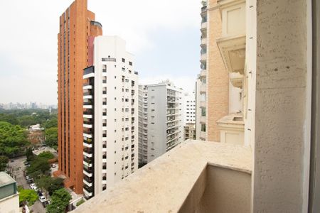 Apartamento à venda com 343m², 4 quartos e 3 vagas Apartamento à venda com 343m², 4 quartos e 3 vagasVaranda da Sala 3