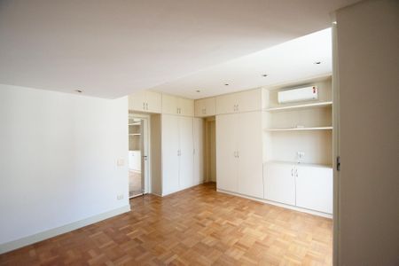 Apartamento à venda com 343m², 4 quartos e 3 vagas Apartamento à venda com 343m², 4 quartos e 3 vagasSuíte 1