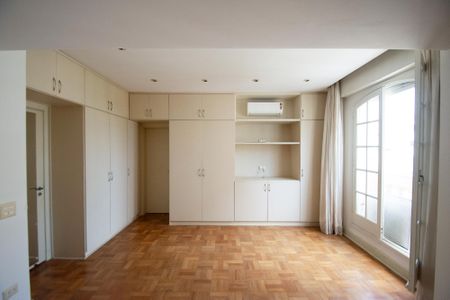 Apartamento à venda com 343m², 4 quartos e 3 vagas Apartamento à venda com 343m², 4 quartos e 3 vagasSuíte 1