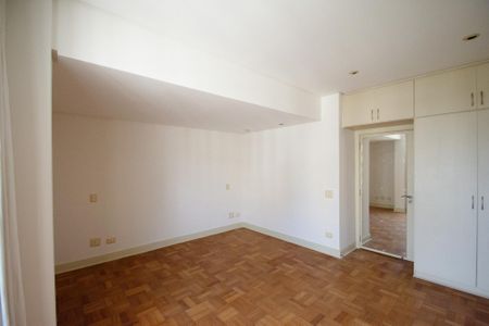 Apartamento à venda com 343m², 4 quartos e 3 vagas Apartamento à venda com 343m², 4 quartos e 3 vagasSuíte 1