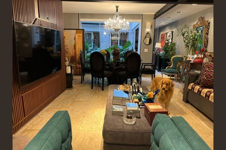 Casa à venda com 3 quartos, 200m² em Vila Olímpia, São Paulo