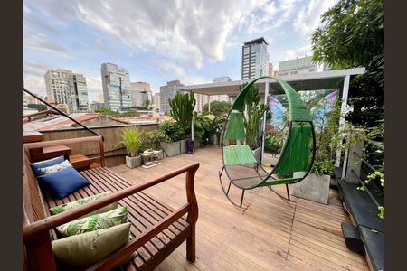 Casa à venda com 3 quartos, 200m² em Vila Olímpia, São Paulo