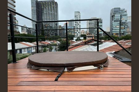 Casa à venda com 3 quartos, 200m² em Vila Olímpia, São Paulo