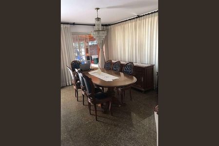 Casa à venda com 3 quartos, 271m² em Jardim Paulista, São Paulo