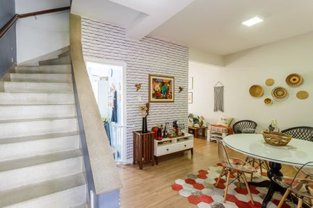 Casa à venda com 125m², 3 quartos e 1 vaga Casa à venda com 125m², 3 quartos e 1 vagaSala