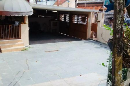 Casa à venda com 115m², 4 quartos e 7 vagas