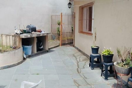 Casa à venda com 115m², 4 quartos e 7 vagas