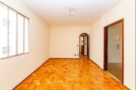 Sala de apartamento para alugar com 2 quartos, 84m² em Padre Eustáquio, Belo Horizonte
