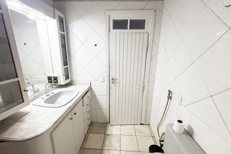 Casa à venda com 200m², 3 quartos e 3 vagas Casa à venda com 200m², 3 quartos e 3 vagasBanheiro Social