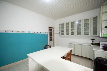 Casa à venda com 200m², 3 quartos e 3 vagas Casa à venda com 200m², 3 quartos e 3 vagasCozinha