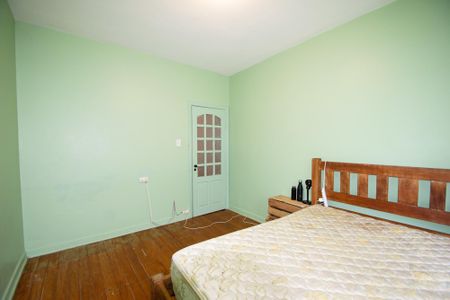 Casa à venda com 200m², 3 quartos e 3 vagas Casa à venda com 200m², 3 quartos e 3 vagasQuarto 3