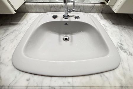 Casa à venda com 200m², 3 quartos e 3 vagas Casa à venda com 200m², 3 quartos e 3 vagasBanheiro Social