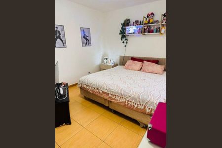 Casa à venda com 3 quartos, 225m² em Vila Marari, São Paulo