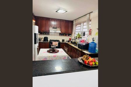 Casa à venda com 3 quartos, 225m² em Vila Marari, São Paulo