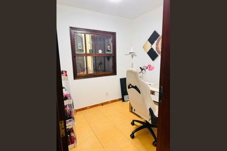 Casa à venda com 3 quartos, 225m² em Vila Marari, São Paulo