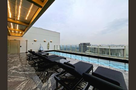 Studio à venda com 32m², 1 quarto e sem vagaÁrea comum - Piscina