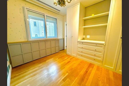 Apartamento à venda com 274m², 4 quartos e 5 vagas