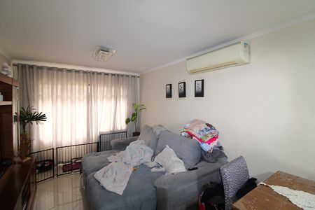 Casa à venda com 141m², 3 quartos e 2 vagasSala