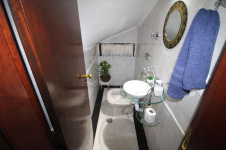 Casa à venda com 141m², 3 quartos e 2 vagasLavabo