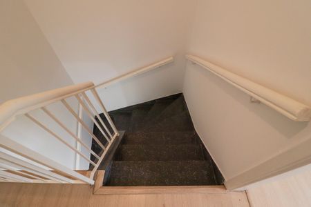 Casa para alugar com 120m², 3 quartos e 3 vagasEscada