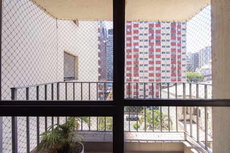 Apartamento para alugar com 190m², 3 quartos e 1 vaga Apartamento para alugar com 190m², 3 quartos e 1 vagaVaranda
