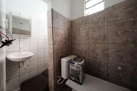 Banheiro de casa para alugar com 5 quartos, 250m² em Vila Nhocuné, São Paulo