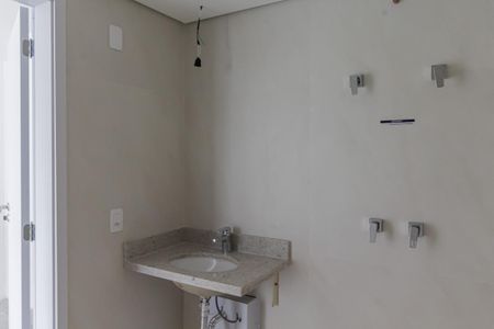 Banheiro de apartamento à venda com 1 quarto, 30m² em Indianópolis, São Paulo