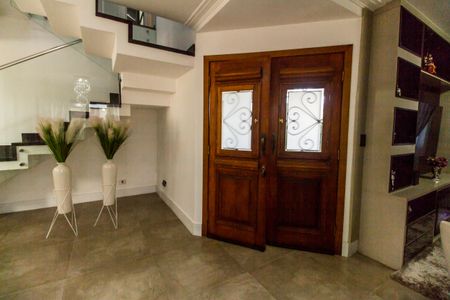 Apartamento à venda com 350m², 4 quartos e 4 vagas Apartamento à venda com 350m², 4 quartos e 4 vagasEntrada