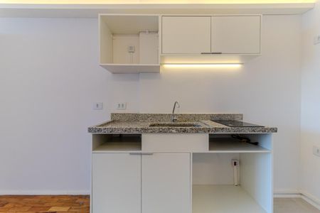 Cozinha de kitnet/studio para alugar com 1 quarto, 27m² em República, São Paulo