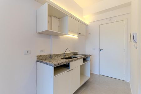 Cozinha de kitnet/studio para alugar com 1 quarto, 27m² em República, São Paulo