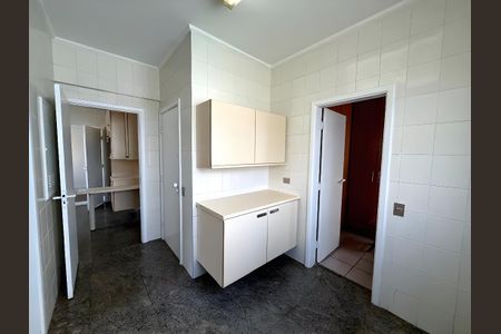 Apartamento para alugar com 440m², 3 quartos e 3 vagas Apartamento para alugar com 440m², 3 quartos e 3 vagasCozinha