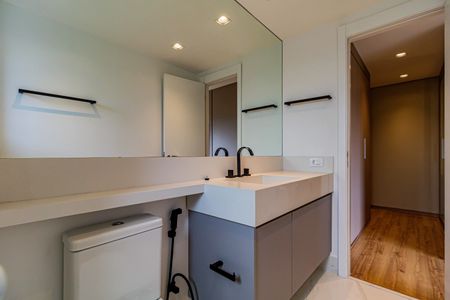 Apartamento à venda com 140m², 2 quartos e 2 vagasBanheiro da Suíte