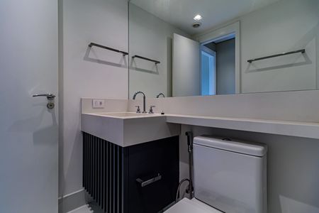 Apartamento à venda com 140m², 2 quartos e 2 vagasBanheiro social