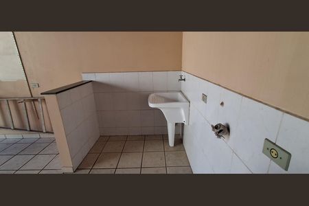 Casa à venda com 155m², 3 quartos e 2 vagas Casa à venda com 155m², 3 quartos e 2 vagasÁrea de Serviço