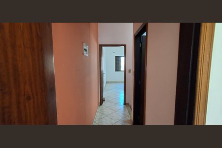 Casa à venda com 155m², 3 quartos e 2 vagas Casa à venda com 155m², 3 quartos e 2 vagasCorredor