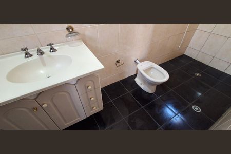 Casa à venda com 155m², 3 quartos e 2 vagas Casa à venda com 155m², 3 quartos e 2 vagasBanheiro Suíte