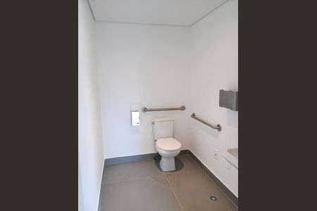 Banheiro de apartamento para alugar com 1 quarto, 29m² em Brooklin, São Paulo