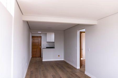 Sala de apartamento para alugar com 1 quarto, 80m² em Palmeiras, Belo Horizonte