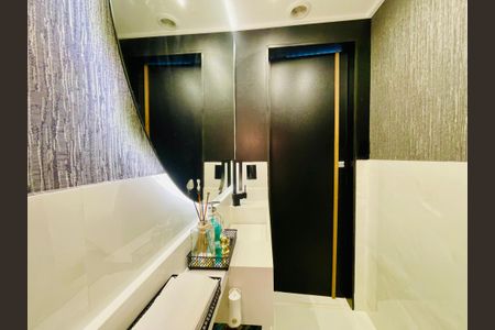 Apartamento para alugar com 154m², 3 quartos e 3 vagas Apartamento para alugar com 154m², 3 quartos e 3 vagasLavabo