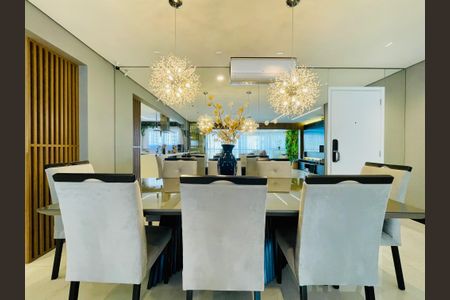 Apartamento para alugar com 154m², 3 quartos e 3 vagas Apartamento para alugar com 154m², 3 quartos e 3 vagasSala de Jantar