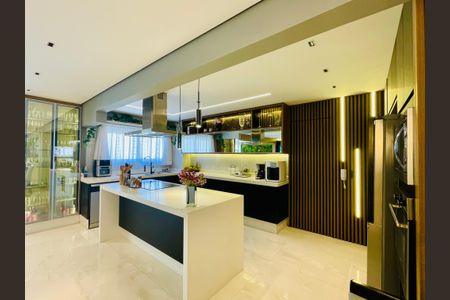 Apartamento para alugar com 154m², 3 quartos e 3 vagas Apartamento para alugar com 154m², 3 quartos e 3 vagasCozinha