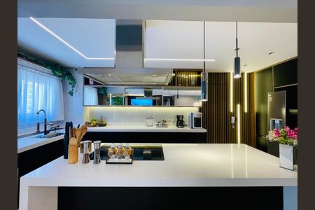 Apartamento para alugar com 154m², 3 quartos e 3 vagas Apartamento para alugar com 154m², 3 quartos e 3 vagasCozinha