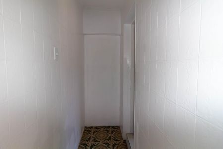 Casa para alugar com 50m², 2 quartos e sem vaga Casa para alugar com 50m², 2 quartos e sem vagaBanheiro Corredor