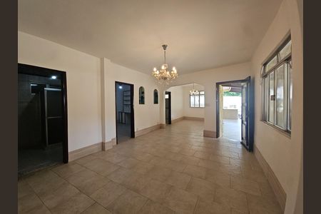 sala de casa para alugar com 3 quartos, 370m² em Brotas, Salvador