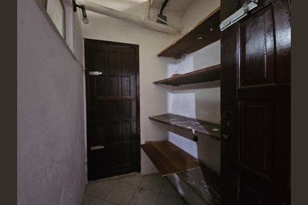 Closet de casa para alugar com 3 quartos, 370m² em Brotas, Salvador