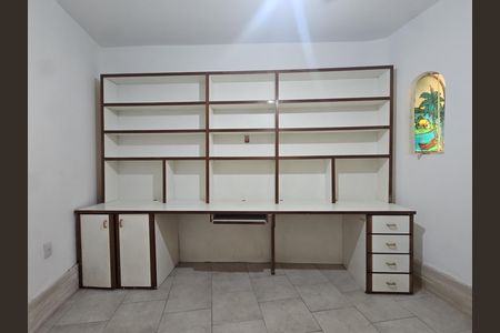 quarto 1 de casa para alugar com 3 quartos, 370m² em Brotas, Salvador