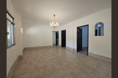 sala de casa para alugar com 3 quartos, 370m² em Brotas, Salvador