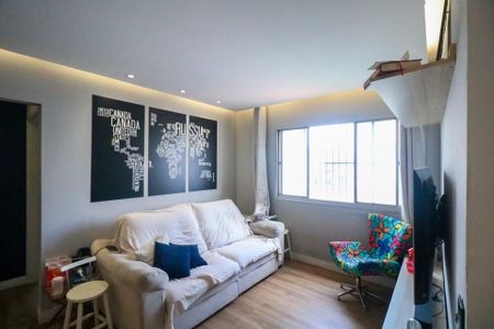 Apartamento à venda com 73m², 2 quartos e 1 vaga Apartamento à venda com 73m², 2 quartos e 1 vagaSala